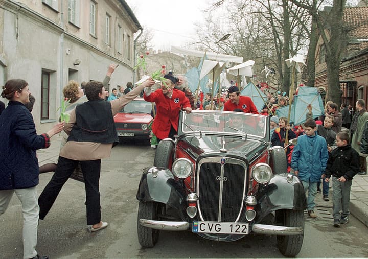 Senovinis automobilis Užupio šventėje.
